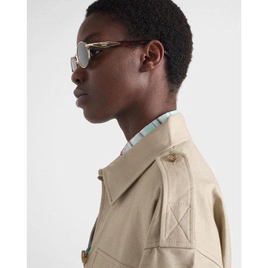 نظارات شمسية PRADA الأصلية – أناقة إيطالية وحماية فائقة