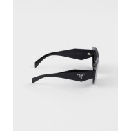 "نظارات PRADA – فخامة تلتقي بالأناقة العصرية"