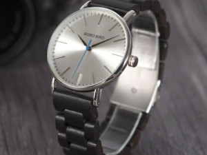 ساعة بوبو بيرد الخشبية – أسود من متجر مشمش | هدية فاخرة بطابع طبيعي راقٍ