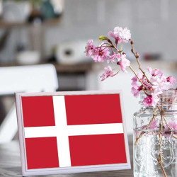 لوحة اهداء بعلم الدنمارك