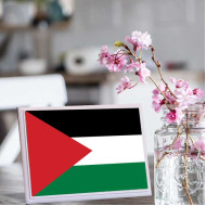 لوحة اهداء بعلم فلسطين