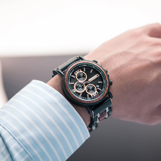 ساعة بوبو بيرد الخشبية بلون بني غامق بتصميم فاخر