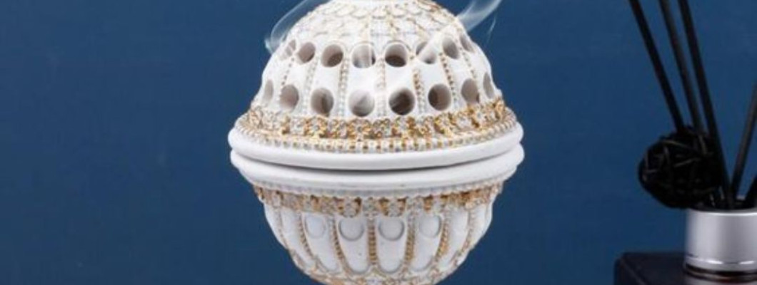 المباخر الخشبية: عبق التراث ولمسة أناقة من متجر هدايا مشمش